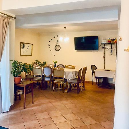 Hasienda Rîşnov Exteriör bild