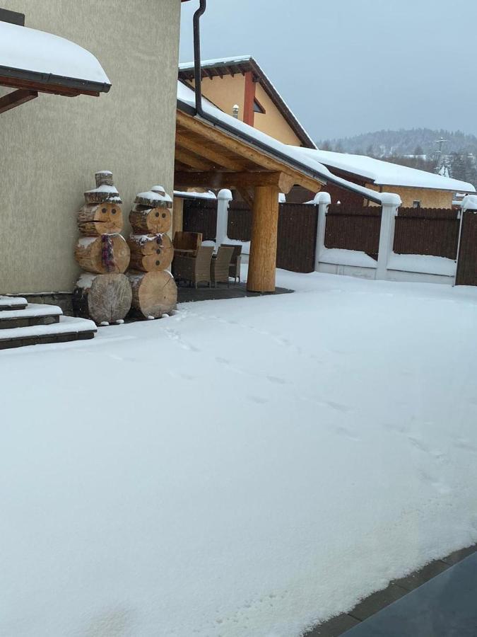 Hasienda Rîşnov Exteriör bild