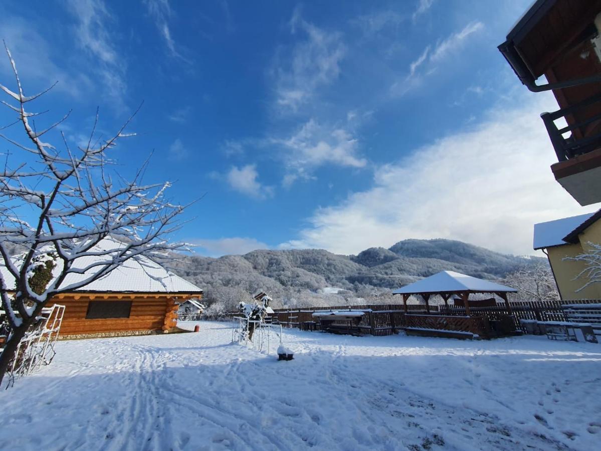 Hasienda Rîşnov Exteriör bild